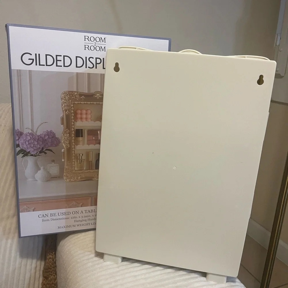 ROOM2ROOM VIRAL Gilded Display Shelf in Gold